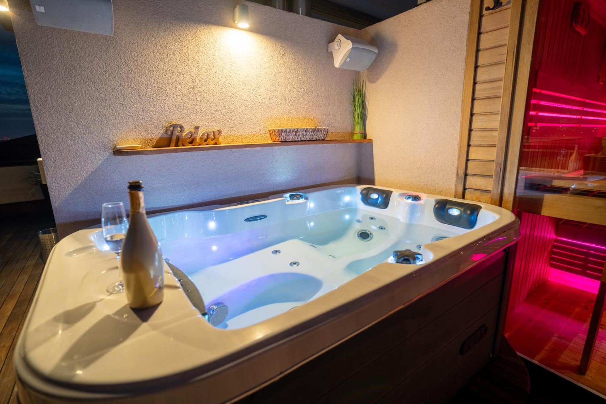 Luxury Rooftop Appartment With Fantastic Views Prague Luaran gambar